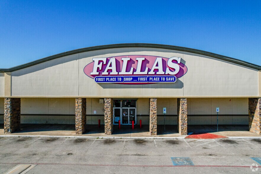 2223-2247 S Buckner Blvd, Dallas, TX à louer - Photo du bâtiment - Image 3 de 4