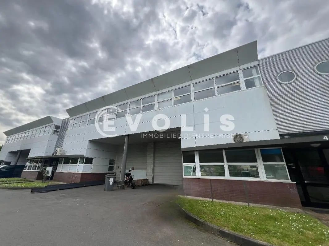 Office in Bondy for lease Building Photo- Image 1 of 8