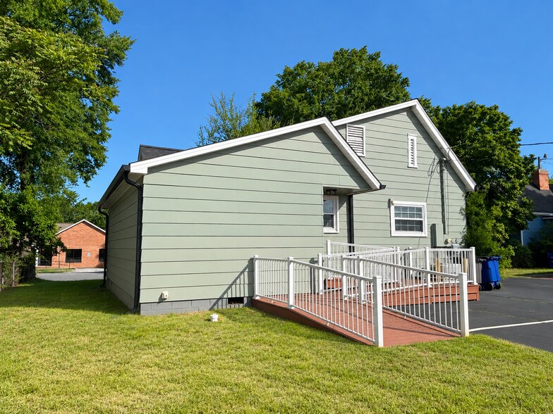 407 Harvey St, Winston-Salem, NC à louer - Photo du bâtiment - Image 3 de 12