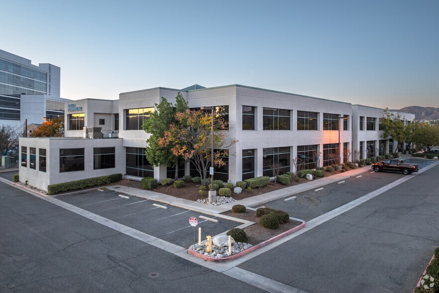 36450 Inland Valley Dr, Wildomar, CA for lease - Building Photo - Image 2 of 6