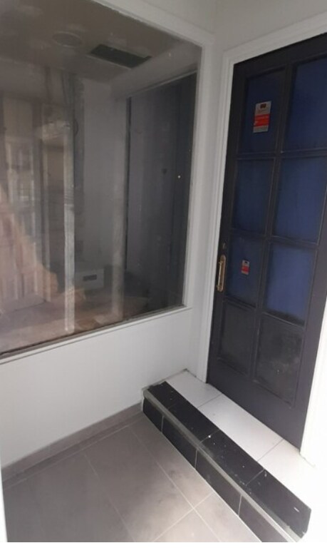 Manresa, BAR 08241 - Unit Puerta 02 - - Interior Photo - Image 2 of 5
