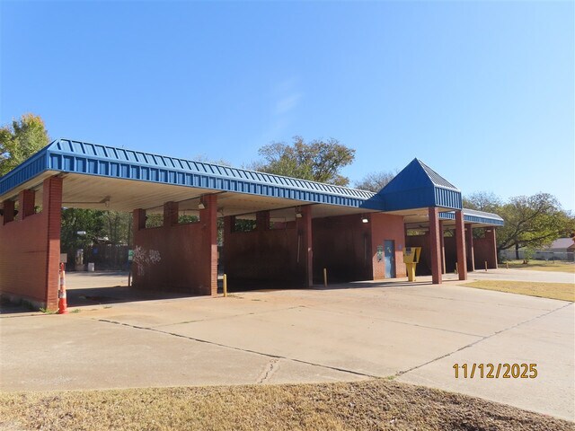 Plus de détails pour 501 N Main St, Noble, OK - Spécialité à vendre