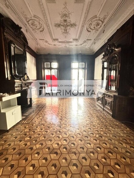 Office in Marseille for lease - Interior Photo - Image 2 of 4