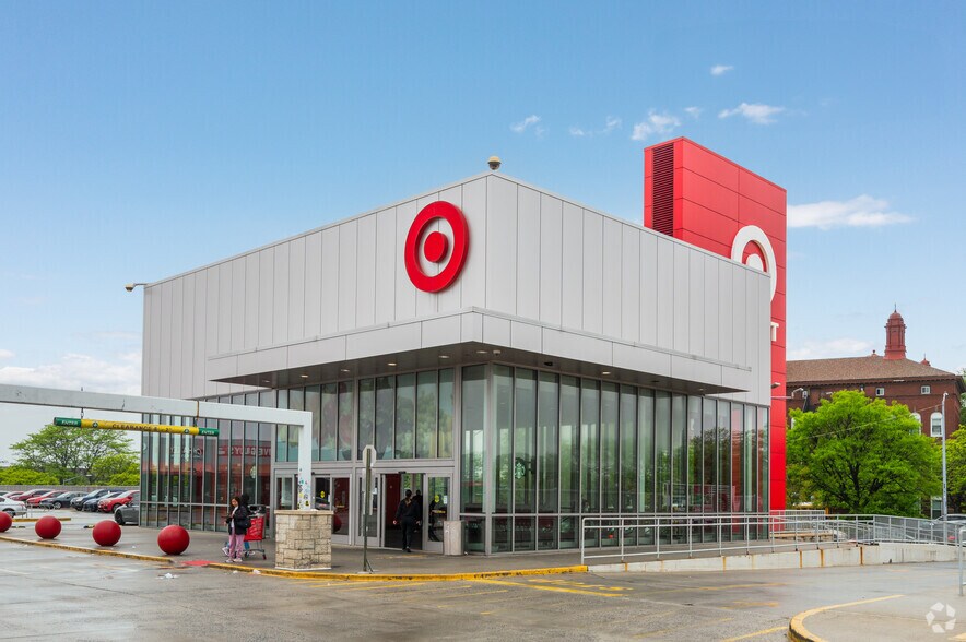 Hutchinson River Pky, Bronx, NY à louer - Photo du bâtiment - Image 2 de 18