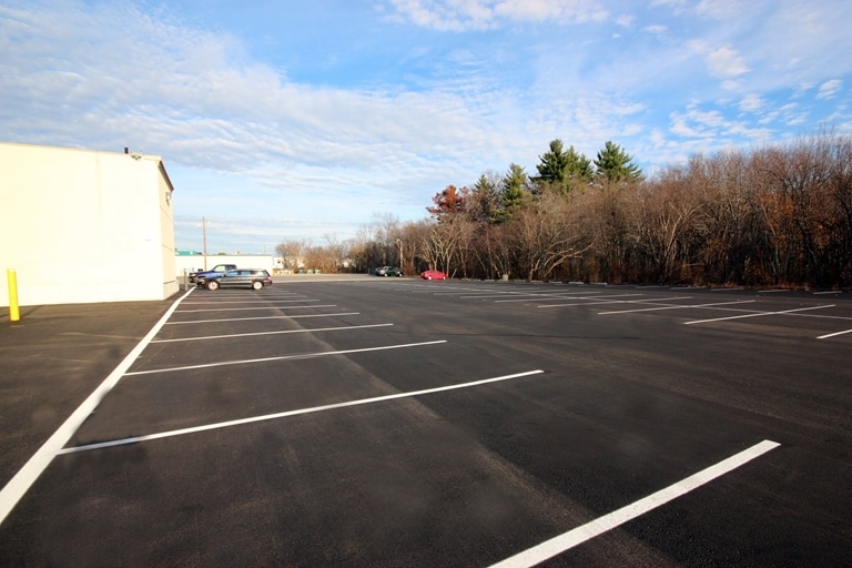 315 S Broadway, Salem, NH à louer - Photo du bâtiment - Image 3 de 5