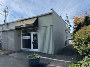 422 N 4th St, Mount Vernon, WA à louer Photo intérieure- Image 2 de 16