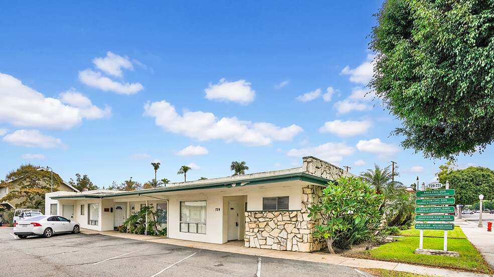 729-733 E Chapman Ave, Orange, CA for lease - Building Photo - Image 1 of 29