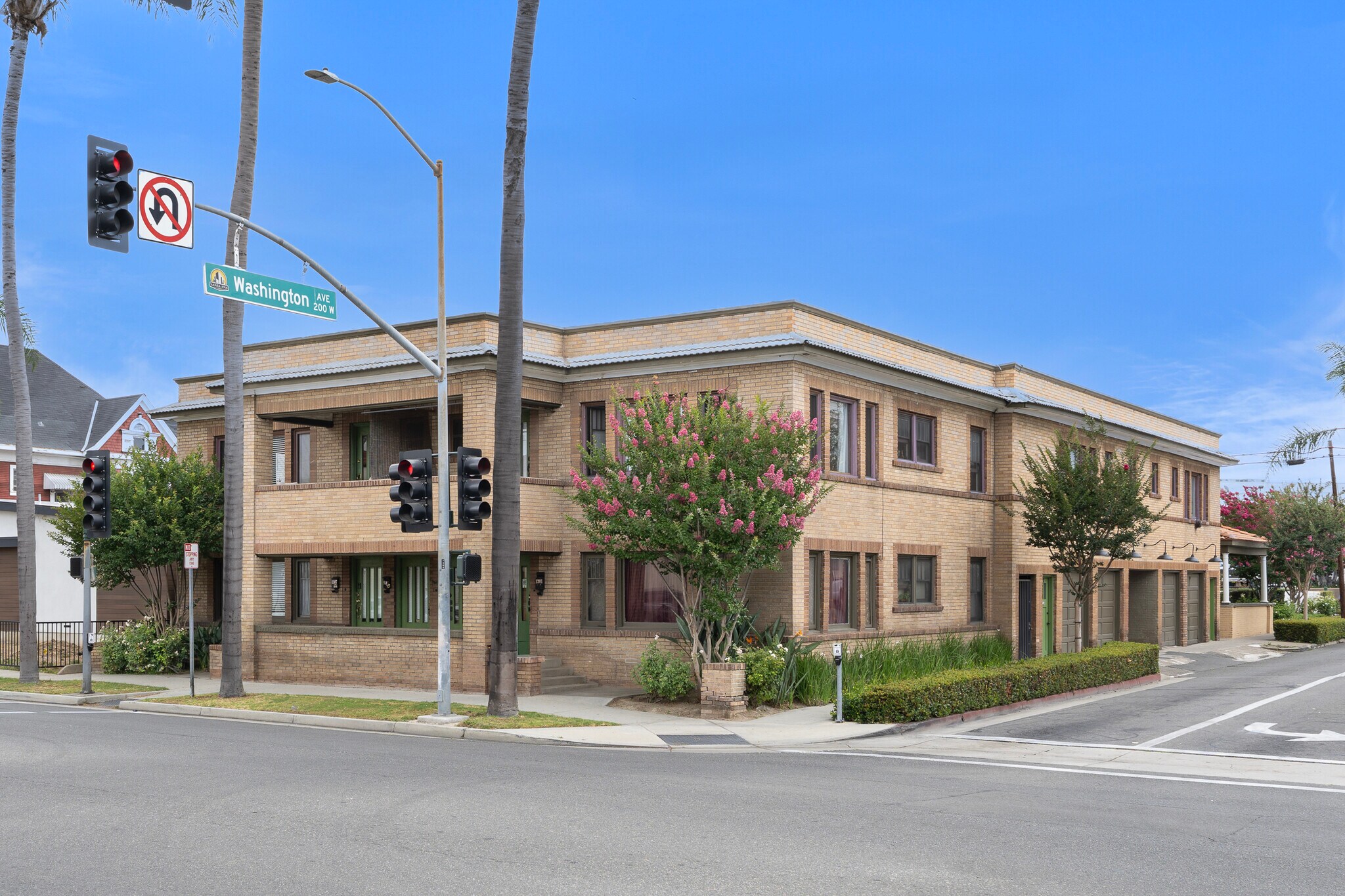 1301 N Broadway, Santa Ana, CA à vendre Photo du bâtiment- Image 1 de 16