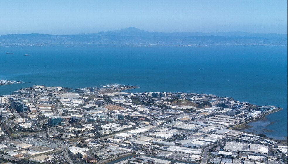 915 Airport Blvd, South San Francisco, CA à louer - Photo du bâtiment - Image 3 de 4