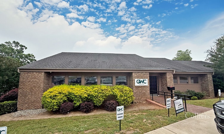 30 Pointe Cir, Greenville, SC for lease Building Photo- Image 1 of 8