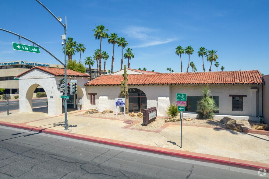 1090 N Palm Canyon Dr, Palm Springs, CA à louer - Photo du bâtiment - Image 3 de 31