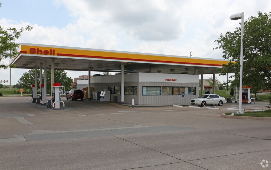 7701 W 123rd St, Overland Park, KS à vendre - Photo du bâtiment - Image 2 de 6