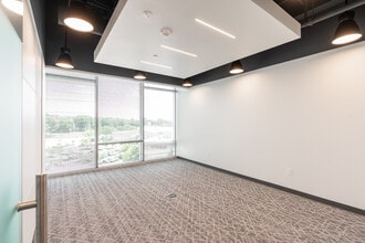 4509 Creedmoor Rd, Raleigh, NC for lease Interior Photo- Image 2 of 25