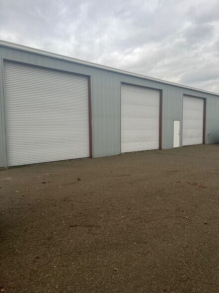 19886 Riverside Ave, Anderson, CA à vendre - Photo du bâtiment - Image 3 de 13