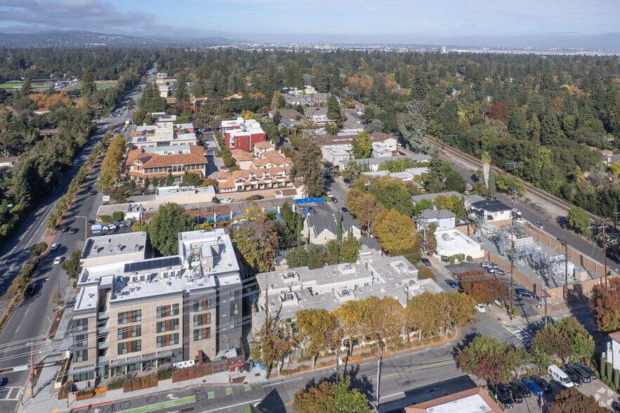 568-586 Glenwood Ave, Menlo Park, CA à louer - Aérien - Image 3 de 4