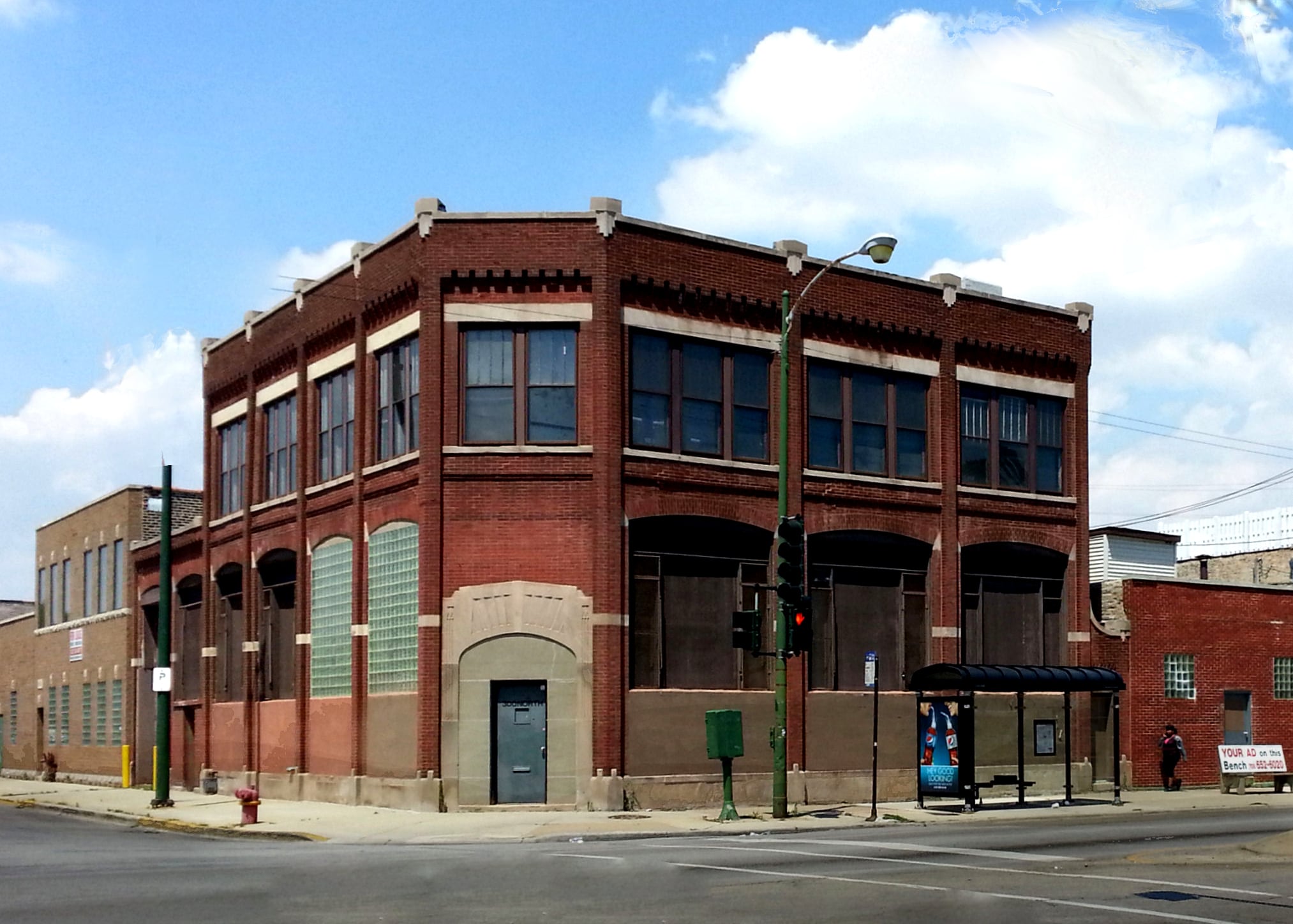 300 N Ashland Ave, Chicago, IL for lease Building Photo- Image 1 of 6