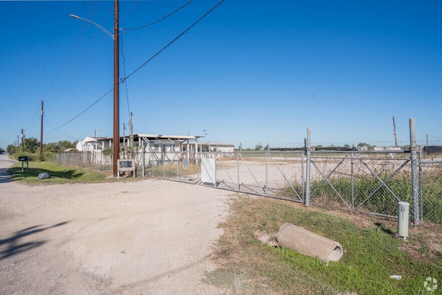 4901 Shank Rd, Pearland, TX à vendre - Photo du bâtiment - Image 2 de 15