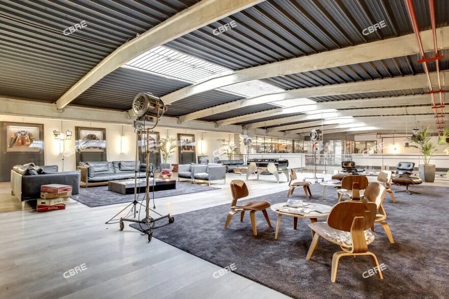 Office in Gennevilliers for lease - Interior Photo - Image 3 of 5