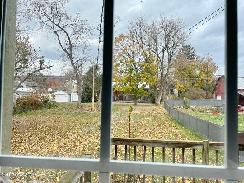 207 Front St, New Berlin, PA à vendre - Photo du bâtiment - Image 3 de 8
