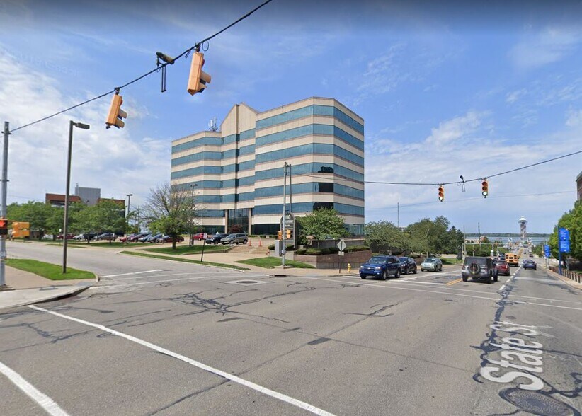 100 State St, Erie, PA à louer - Photo du bâtiment - Image 2 de 2