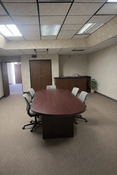 1818 NW 3rd St, Oklahoma City, OK for sale - Interior Photo - Image 3 of 6