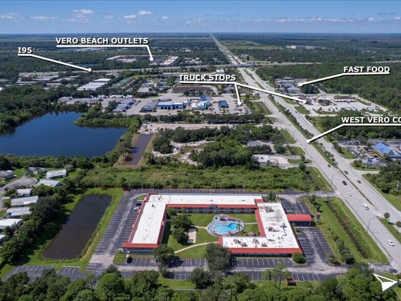 8797 20th St, Vero Beach, FL à vendre - Photo du bâtiment - Image 2 de 21