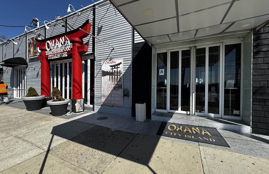 500 City Island Ave, Bronx, NY for sale - Building Photo - Image 2 of 13