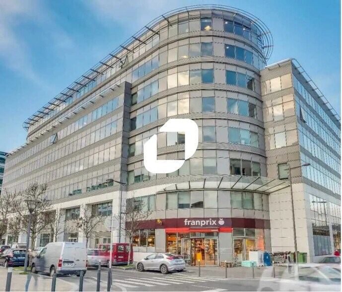 Bureau dans Bobigny à louer - Photo du bâtiment - Image 1 de 8