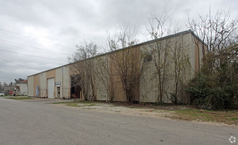 1901 Hussion St, Houston, TX à louer - Photo du bâtiment - Image 2 de 3