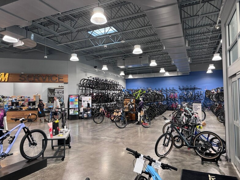 9040 Falcon View Dr, McKinney, TX for sale - Interior Photo - Image 3 of 20