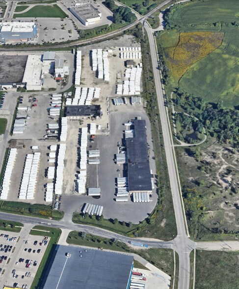 190 Goodrich Dr, Kitchener, ON à louer - Photo du bâtiment - Image 2 de 3