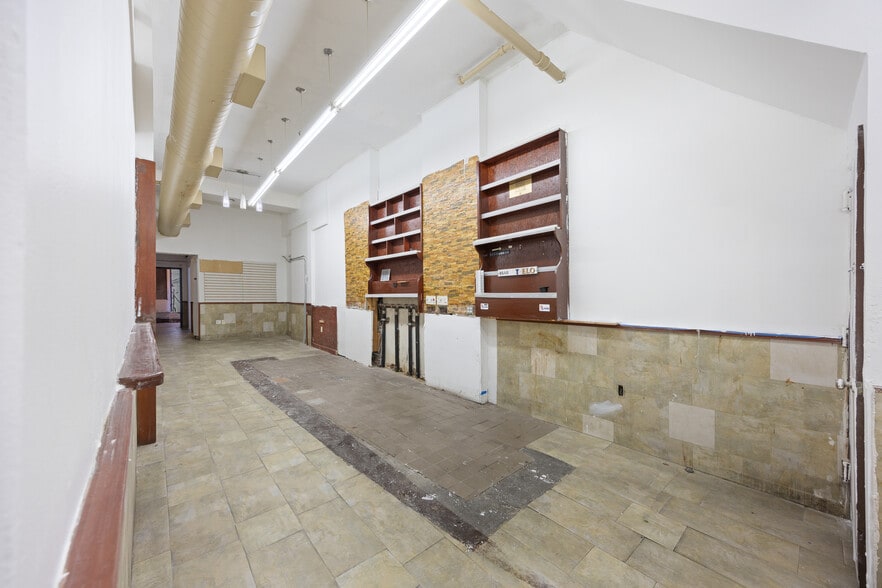 314-318 W 36th St, New York, NY à louer - Photo du bâtiment - Image 3 de 15