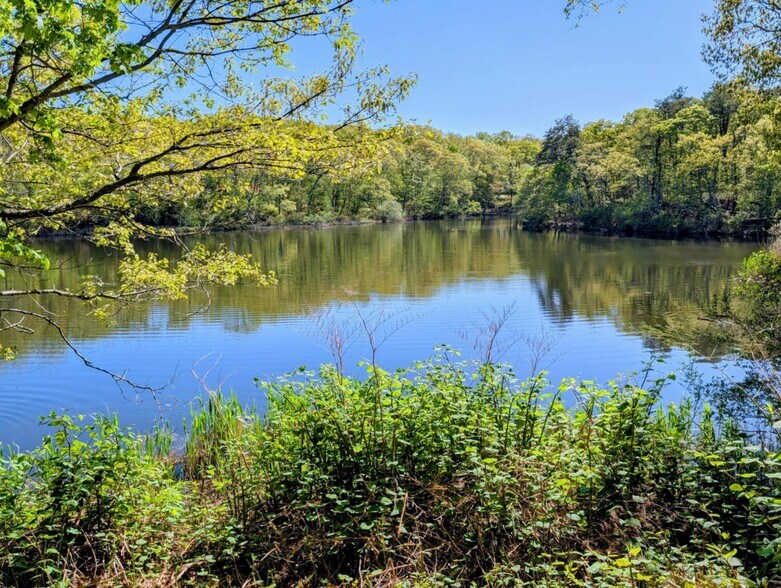 1600 Bay Ave, East Marion, NY for sale - Building Photo - Image 3 of 3