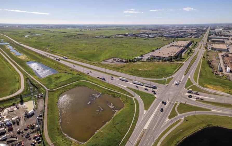 5002 55 St SE, Calgary, AB for sale Primary Photo- Image 1 of 3