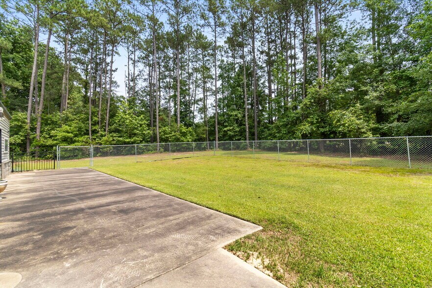 215 Coates Rd, Linden, NC à vendre - Photo du bâtiment - Image 3 de 31