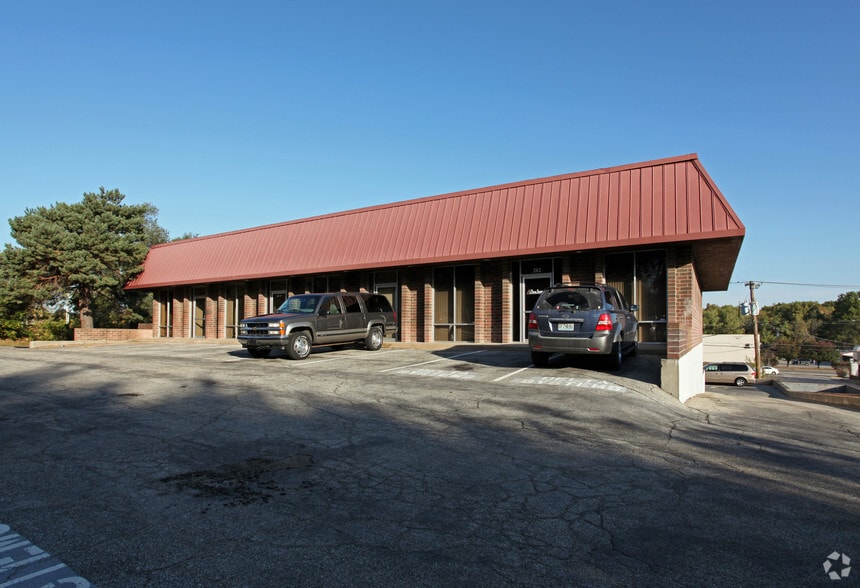 10820 W 64th St, Shawnee, KS à louer - Photo du bâtiment - Image 2 de 7