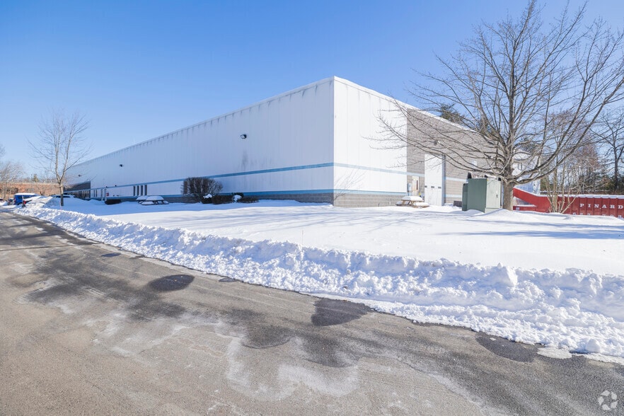 55 Wentworth Ave, Londonderry, NH for lease - Building Photo - Image 2 of 10