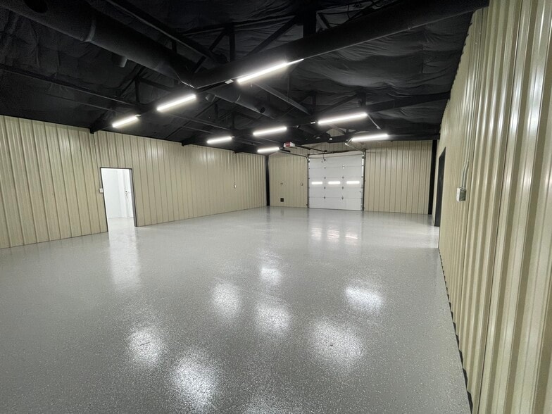 341 Darnell Mealer Rd, Lewisburg, TN à louer - Photo du bâtiment - Image 3 de 12