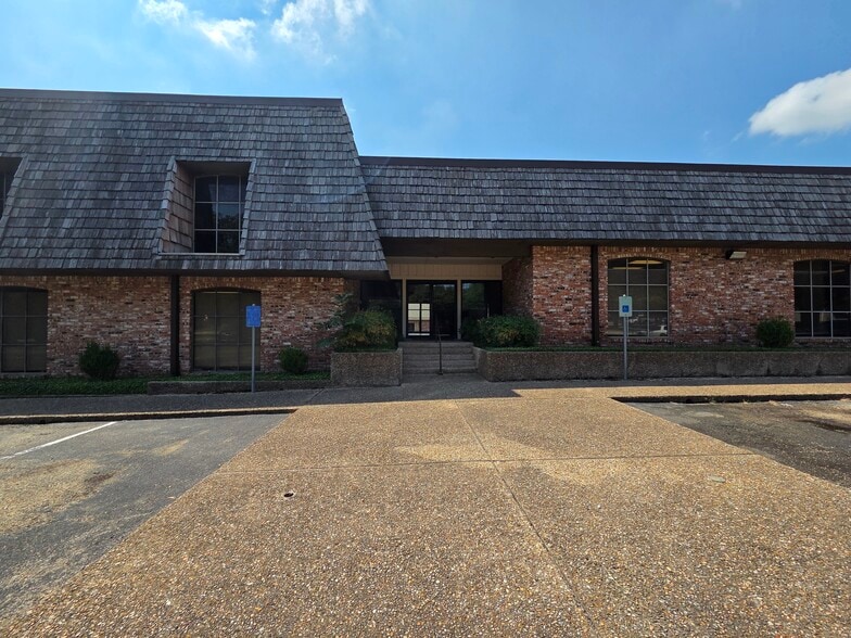 2005 Birdcreek Dr, Temple, TX for lease - Building Photo - Image 3 of 4