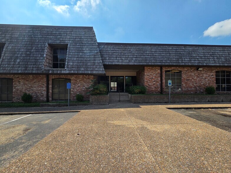 2005 Birdcreek Dr, Temple, TX à louer - Photo du bâtiment - Image 3 de 4