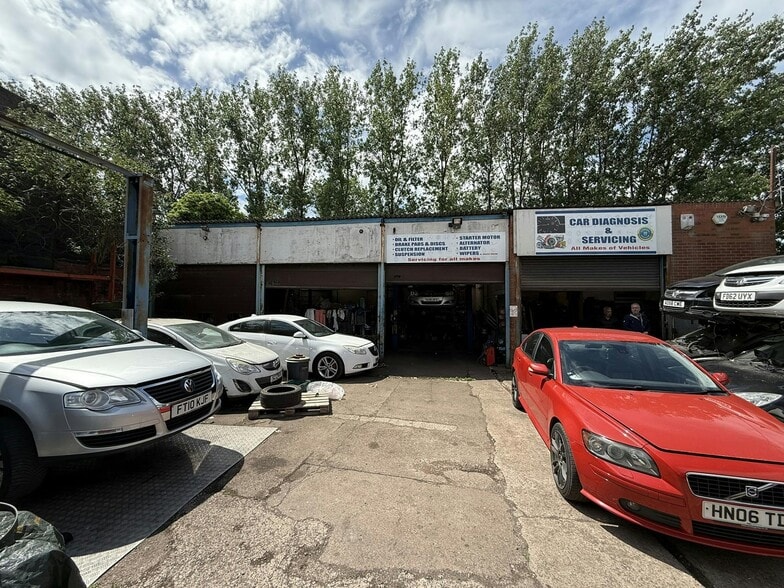 Units 1-9 Milvale Street portfolio of 2 properties for sale on LoopNet.ca - Primary Photo - Image 2 of 2