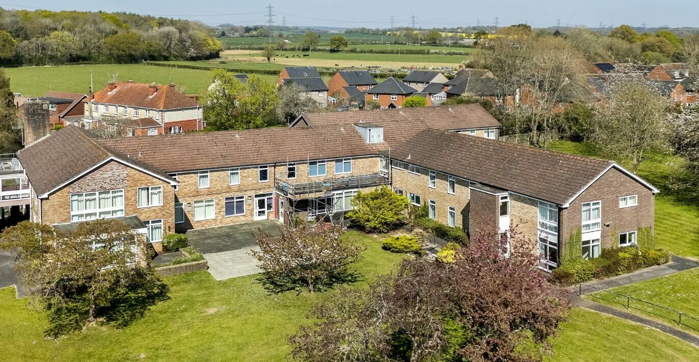 14 St. Georges Rd, Denmead à vendre Photo du bâtiment- Image 1 de 13