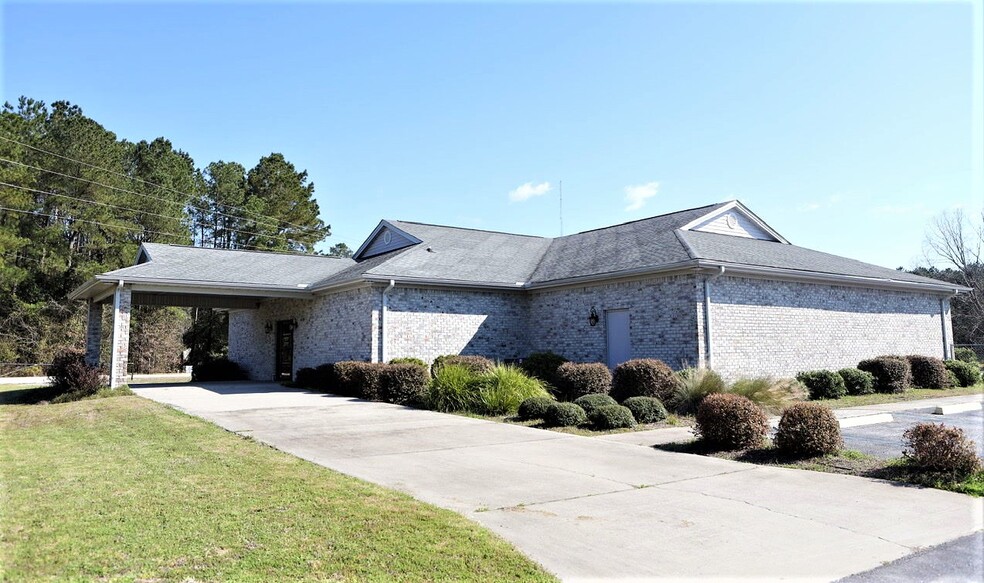 8574 Summerton Hwy, Pinewood, SC for sale - Building Photo - Image 1 of 1