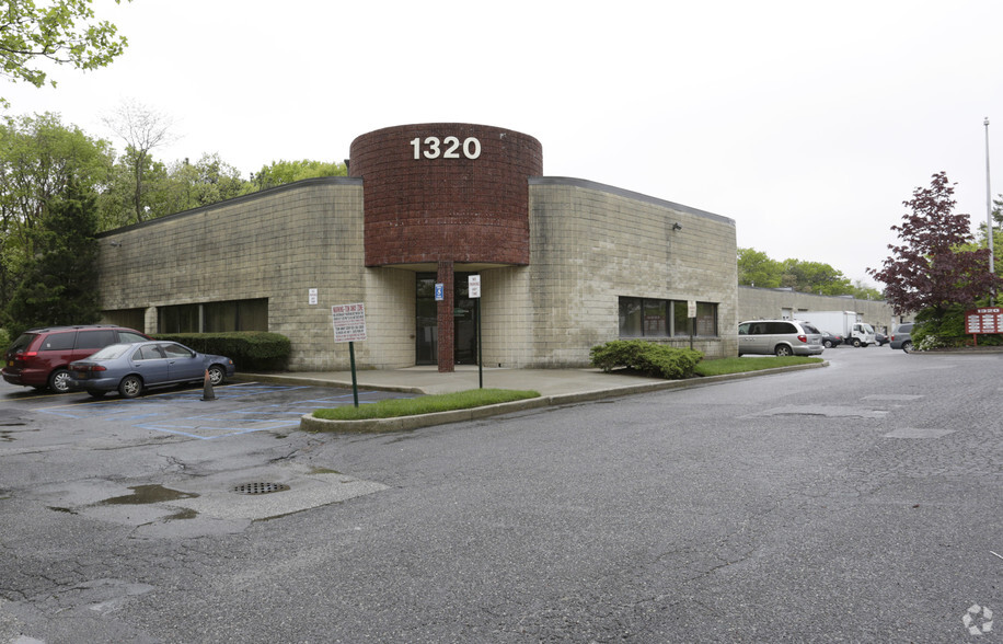 1320 Lincoln Ave, Holbrook, NY for lease - Other - Image 1 of 18