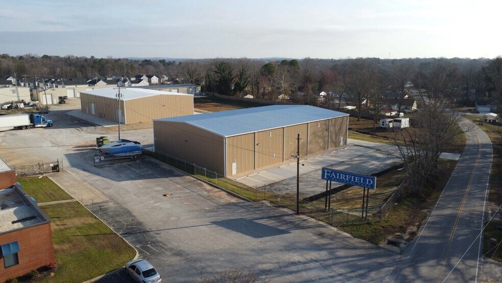 700 E Fairfield Rd, Greenville, SC à louer - Photo du bâtiment - Image 2 de 12