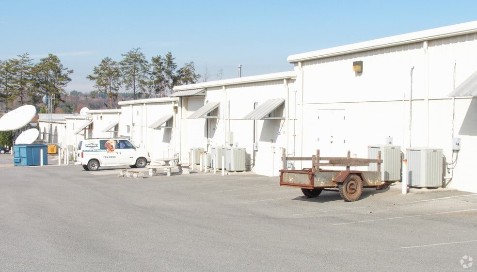 10427 Cogdill Rd, Knoxville, TN for lease - Building Photo - Image 2 of 27