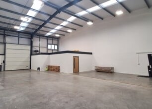 Bristol Rd, Highbridge for lease Interior Photo- Image 2 of 6