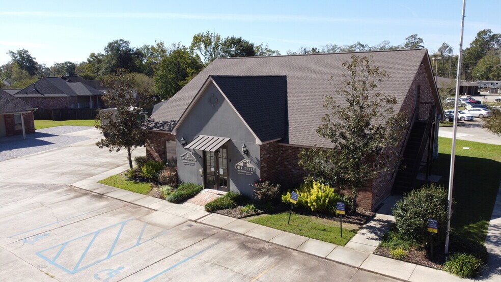 7700 Vincent Rd, Denham Springs, LA à vendre - Photo du bâtiment - Image 2 de 5