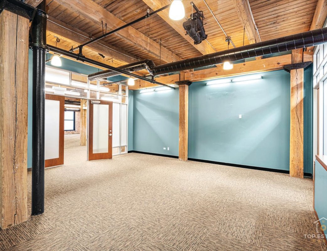 216 S Jefferson St, Chicago, IL 60661 - Unit 400 - - Interior Photo - Image 2 of 15