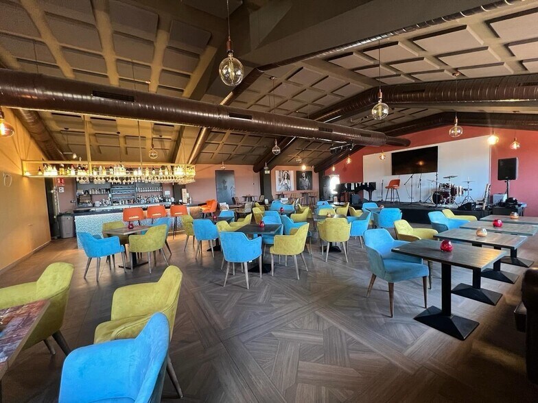 Commerce de détail dans Estepona à vendre - Photo du bâtiment - Image 3 de 18